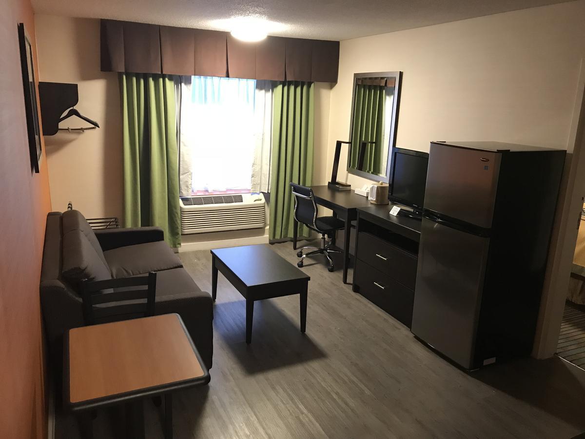 Bay Hill Inns & Suites Neepawa Buitenkant foto