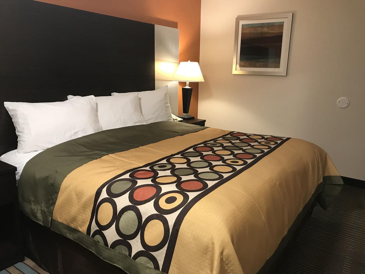 Bay Hill Inns & Suites Neepawa Buitenkant foto