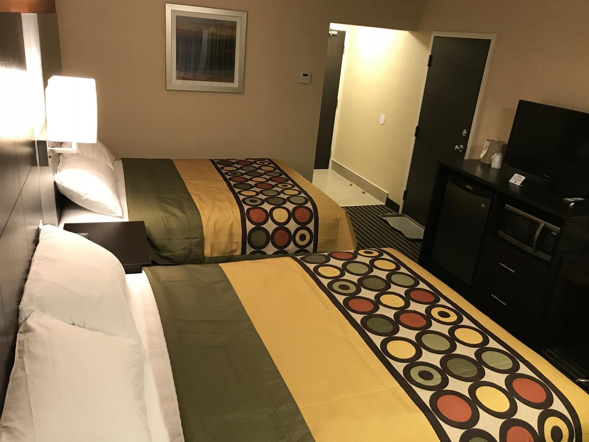 Bay Hill Inns & Suites Neepawa Buitenkant foto