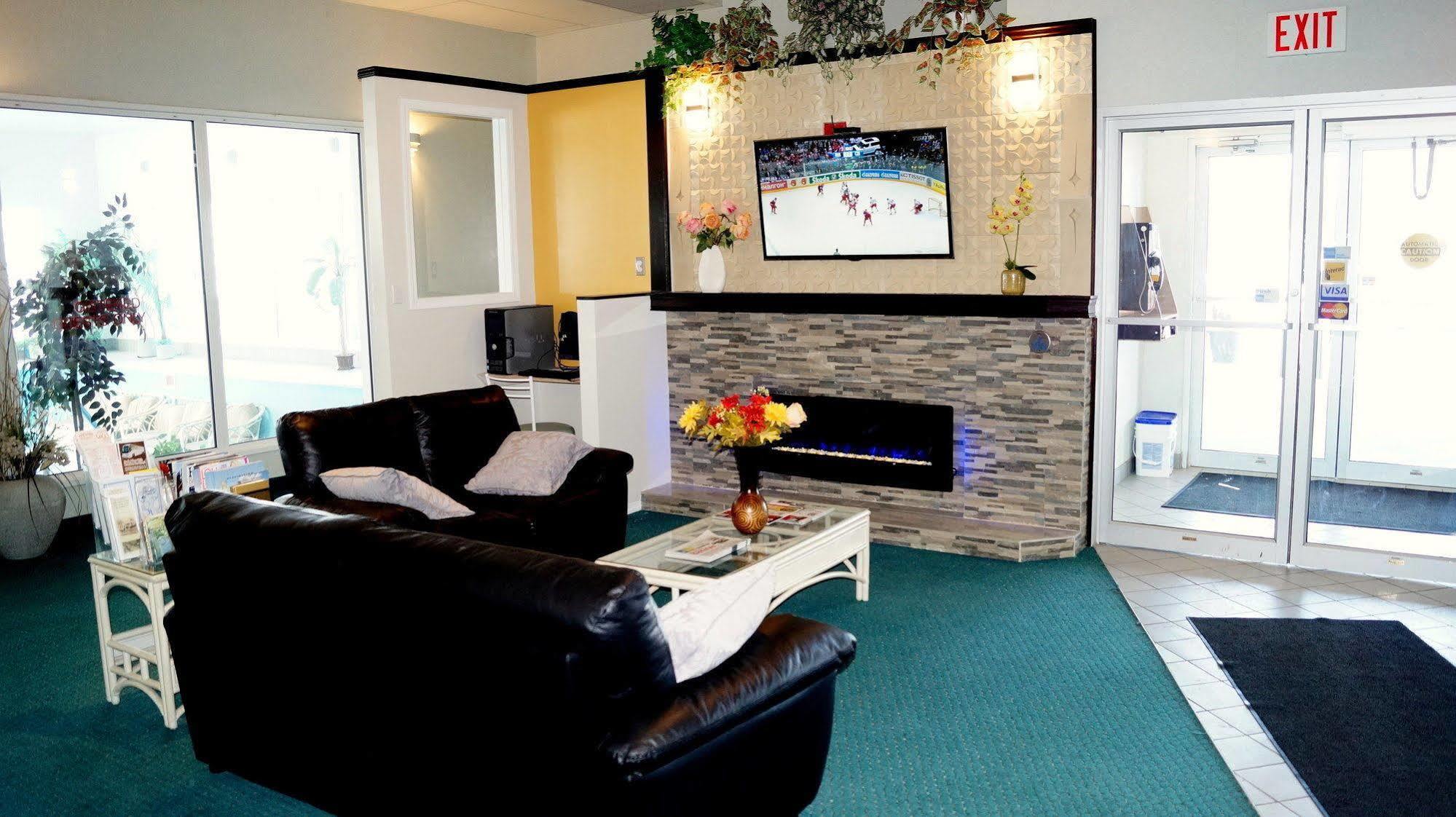 Bay Hill Inns & Suites Neepawa Buitenkant foto