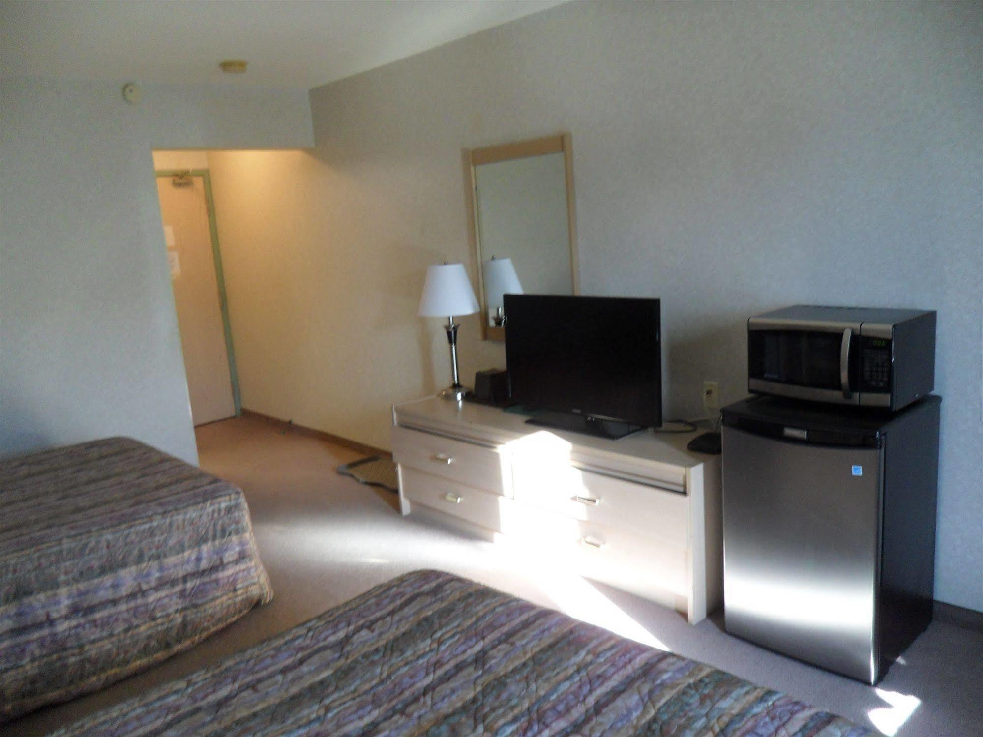 Bay Hill Inns & Suites Neepawa Buitenkant foto