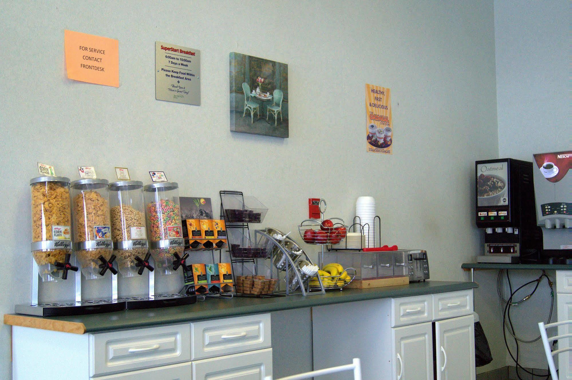 Bay Hill Inns & Suites Neepawa Buitenkant foto