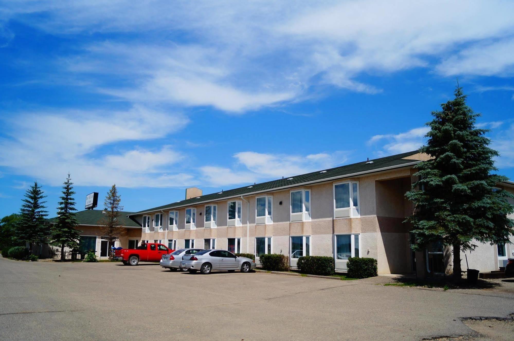 Bay Hill Inns & Suites Neepawa Buitenkant foto