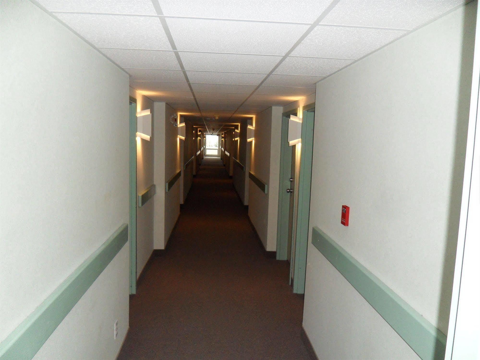 Bay Hill Inns & Suites Neepawa Buitenkant foto