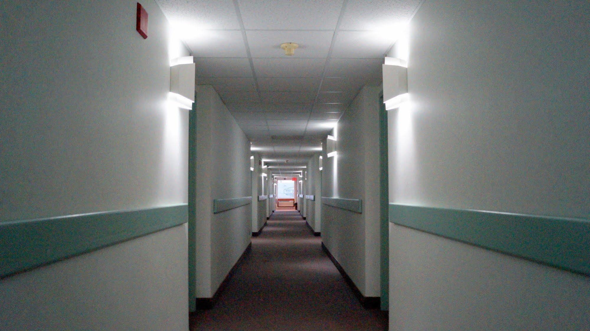 Bay Hill Inns & Suites Neepawa Buitenkant foto