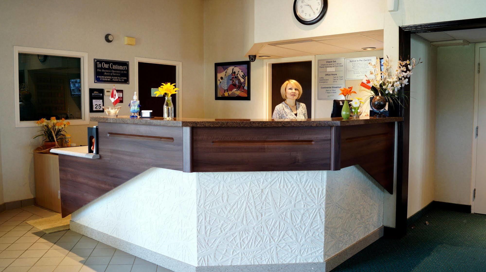 Bay Hill Inns & Suites Neepawa Buitenkant foto