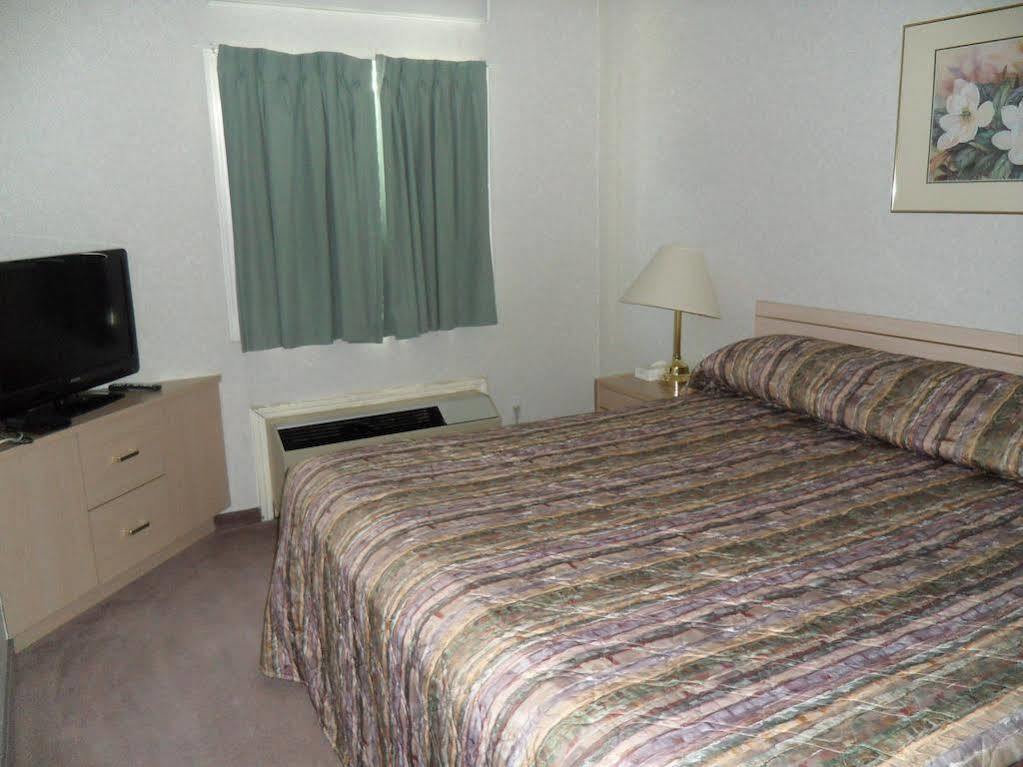 Bay Hill Inns & Suites Neepawa Buitenkant foto