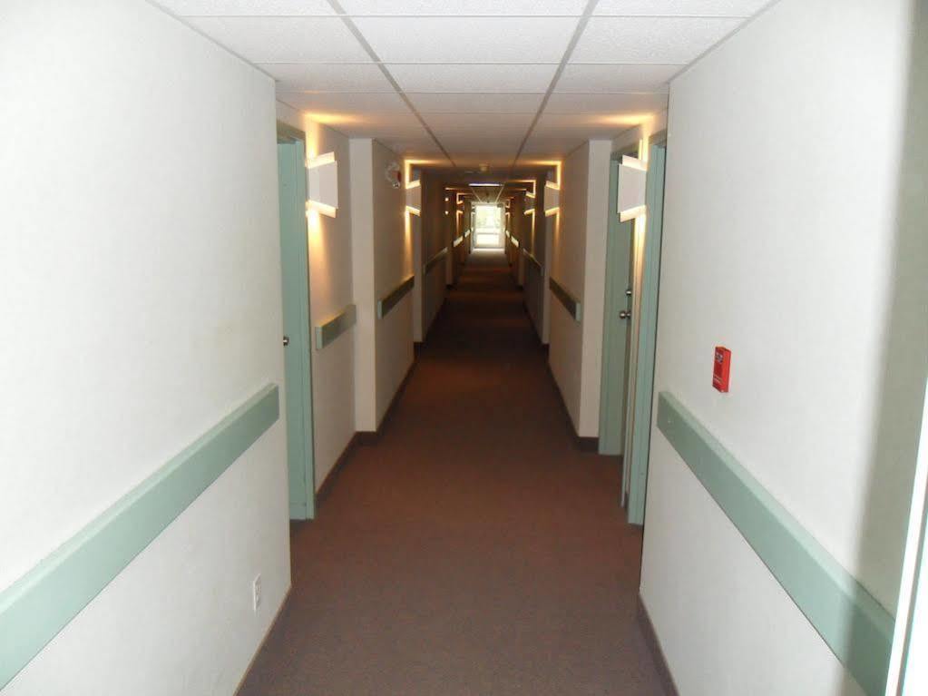 Bay Hill Inns & Suites Neepawa Buitenkant foto