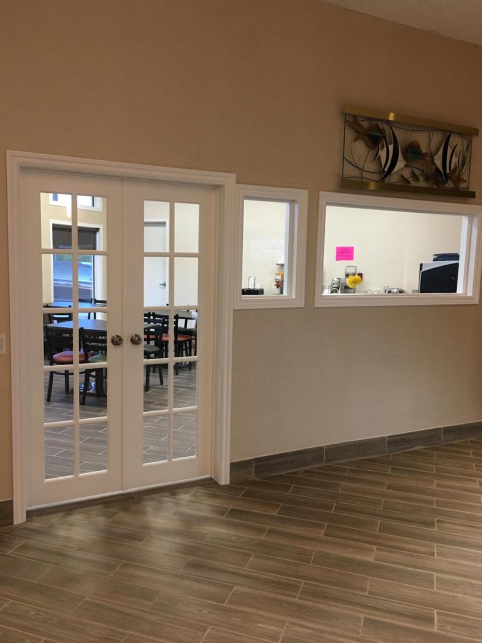 Bay Hill Inns & Suites Neepawa Buitenkant foto